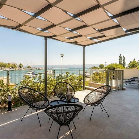 Luxury Apartment With Hot Tub أوميس المظهر الخارجي الصورة