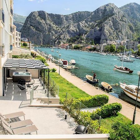 Luxury Apartment With Hot Tub أوميس المظهر الخارجي الصورة