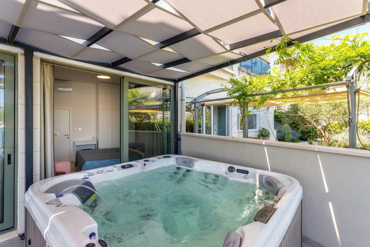Luxury Apartment With Hot Tub أوميس المظهر الخارجي الصورة