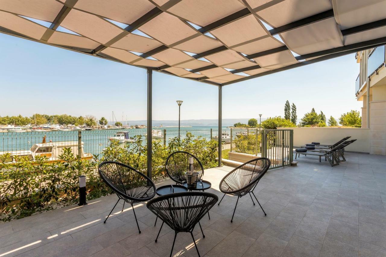 Luxury Apartment With Hot Tub أوميس المظهر الخارجي الصورة