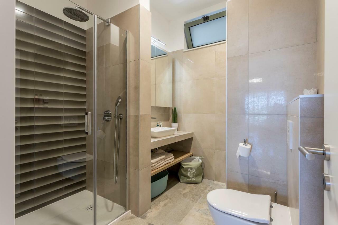 Luxury Apartment With Hot Tub أوميس المظهر الخارجي الصورة