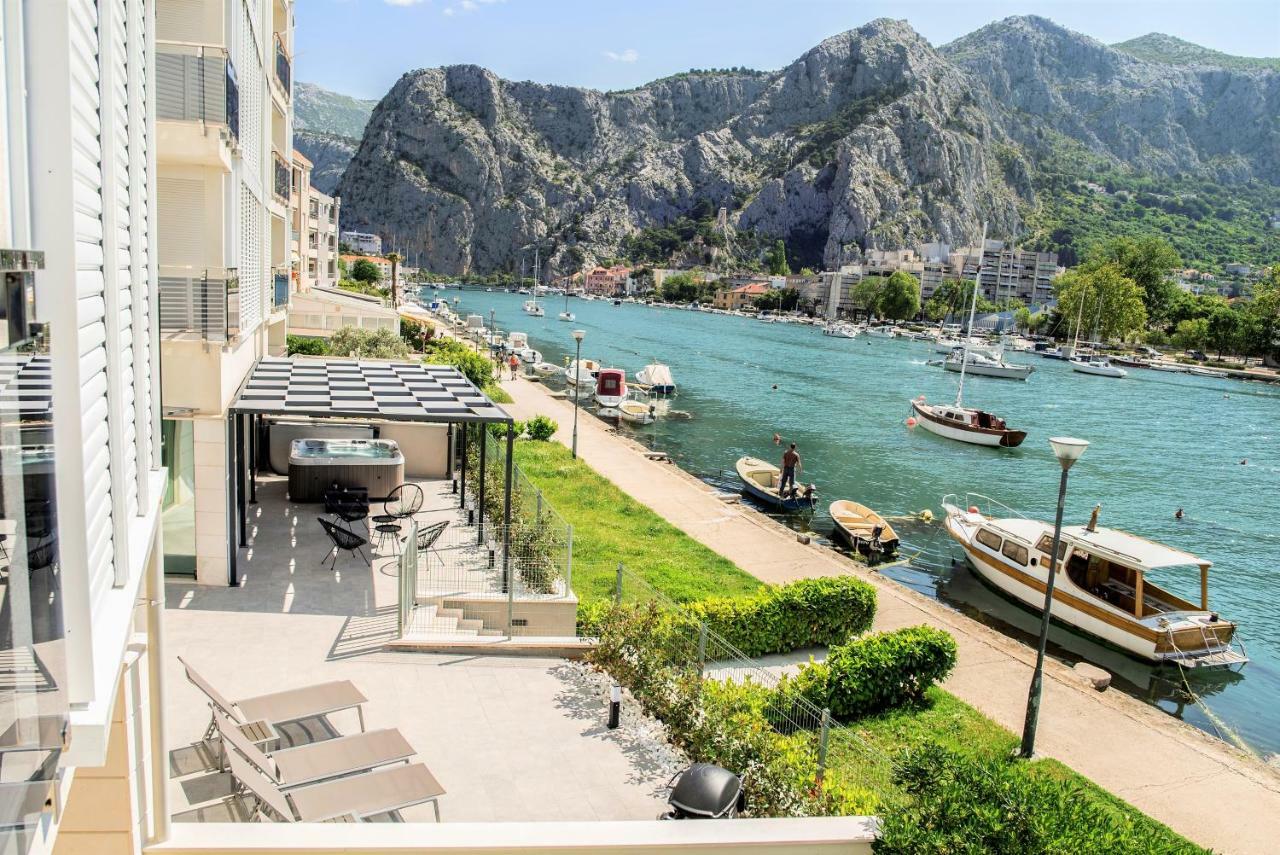 Luxury Apartment With Hot Tub أوميس المظهر الخارجي الصورة